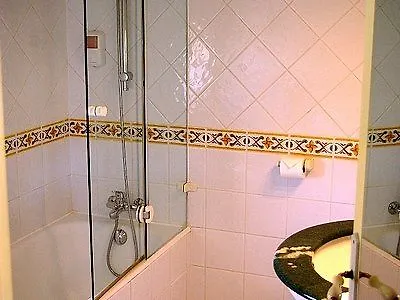 Hotell Jas Neuf 3*