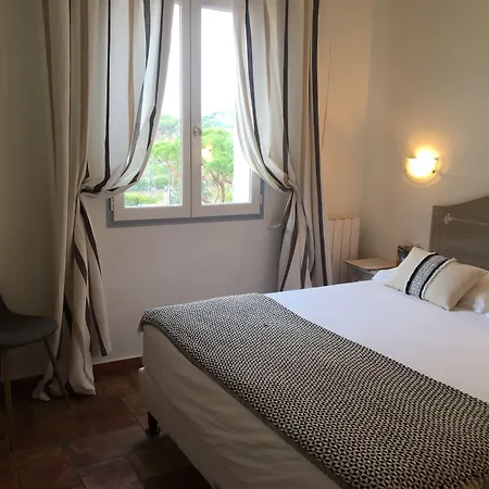 فندق Jas Neuf 3*