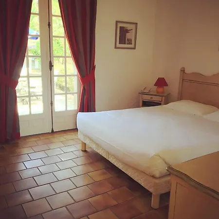 Jas Neuf Hotel 3*